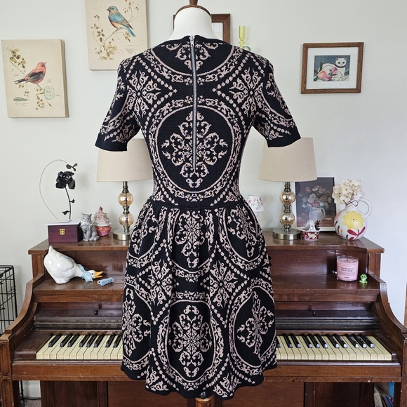 Romeo + Juliet Couture Damask Sweater Dress - Picture 9 of 13